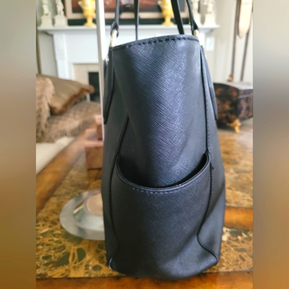 Diane Von Thurstenberg Elegant Black Tote Bag - Picture 3 of 7